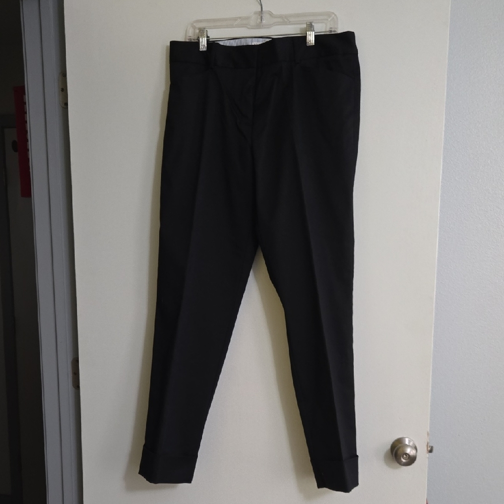 Tommy Hilfiger Black Trousers Sleek and Versatile